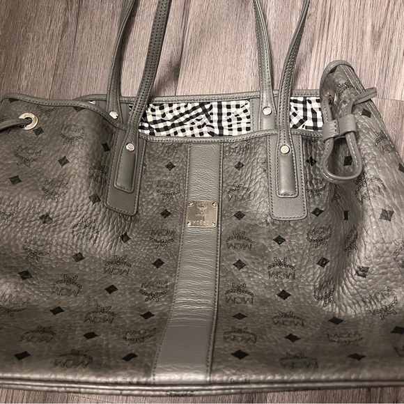 MCM tote - Picture 5 of 6
